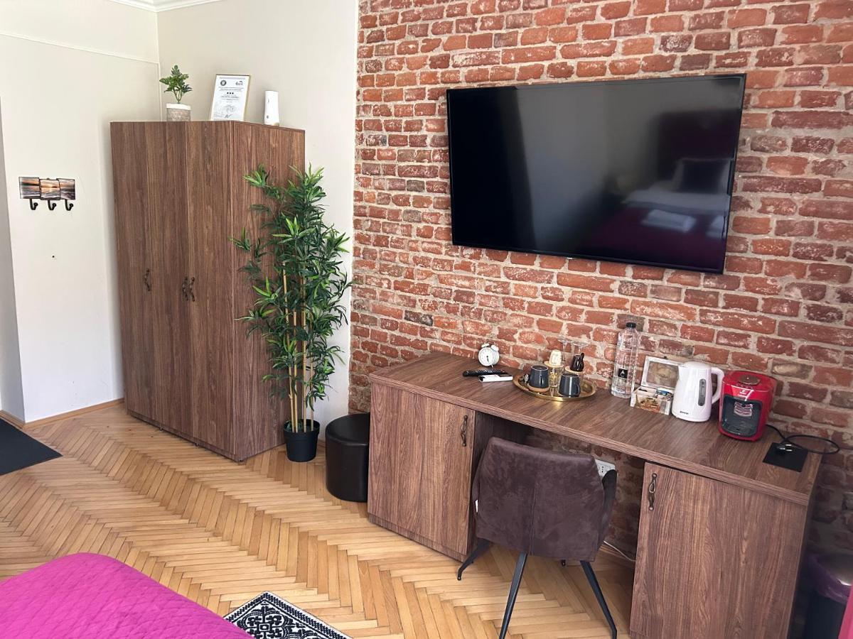 Asha Central Studio Timişoara Extérieur photo